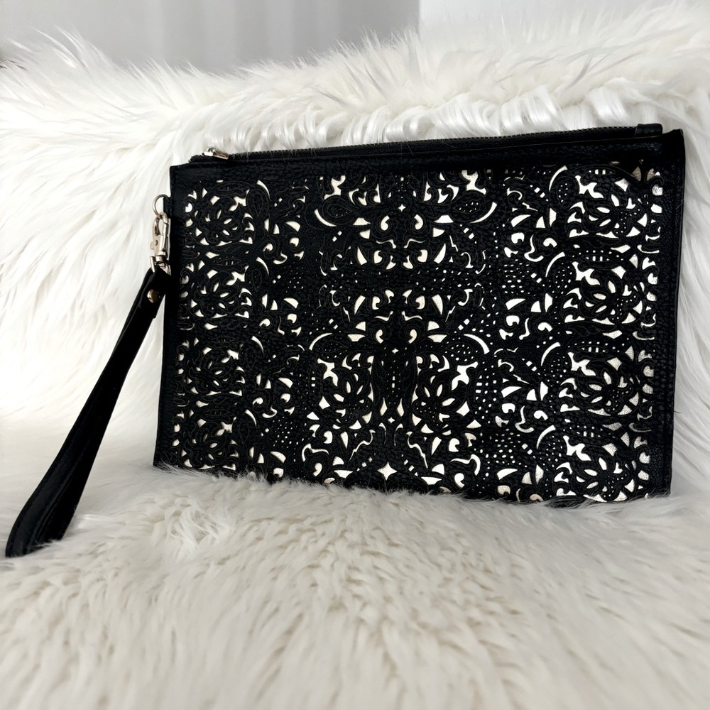 NWOT Call it Spring Wristlet - Picture 5 of 7